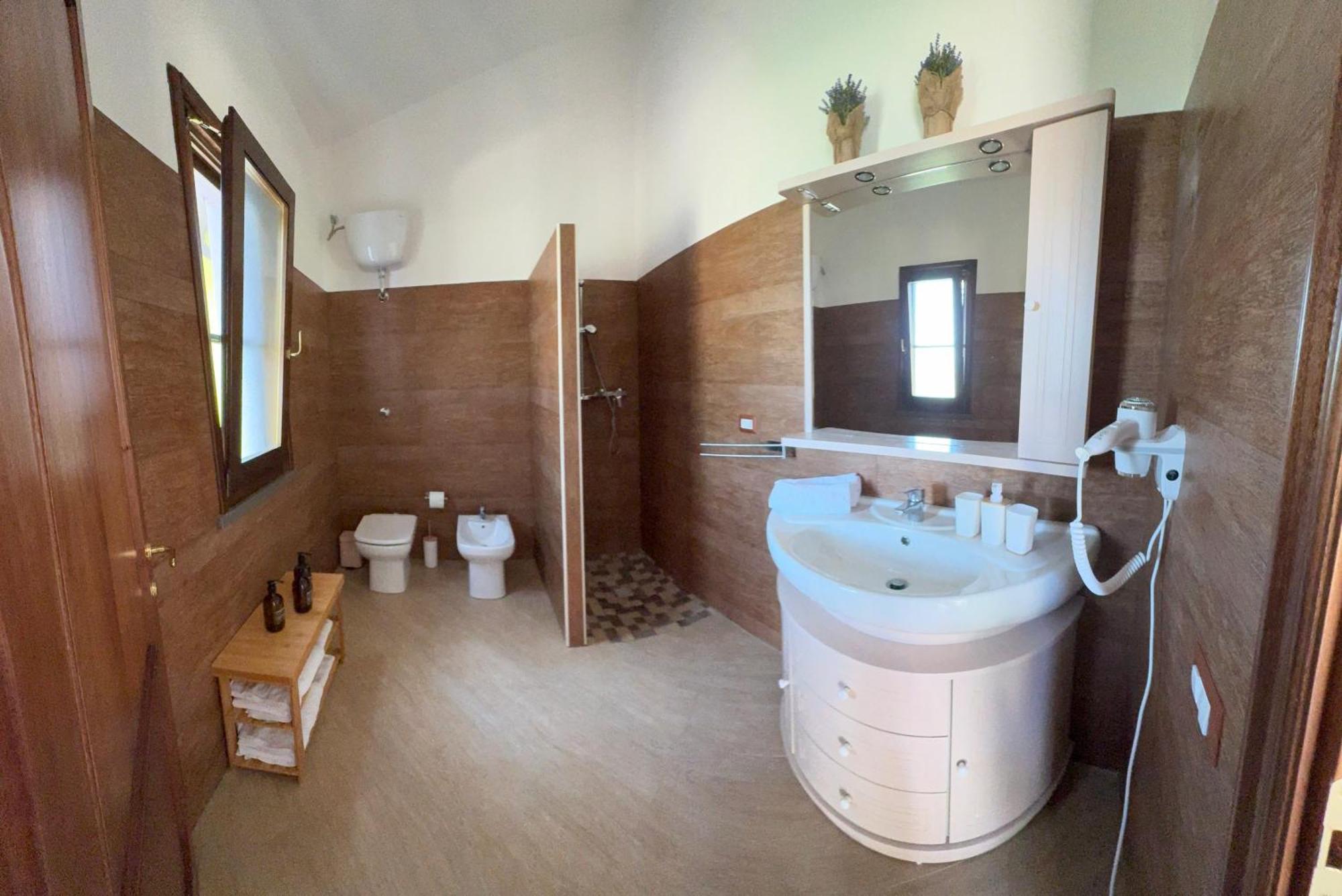 Lugh'e Luna Village Hotel
