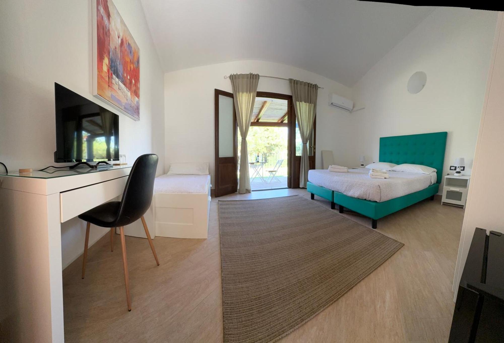 Lugh'e Luna Village Hotel *